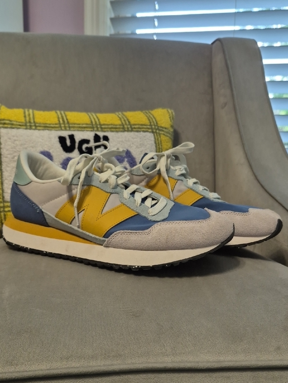 NEW BALANCE 237 Yellow & Blue Retro Runner Sneakers